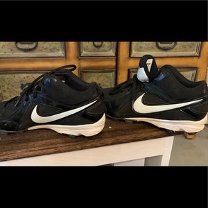 Kids Nike baseball cleats size 5.5